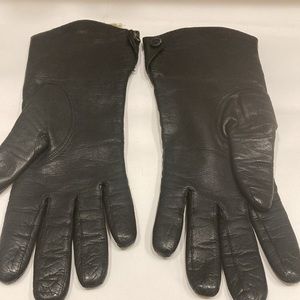 Christian Dior vintage, black leather one button, calf skin gloves